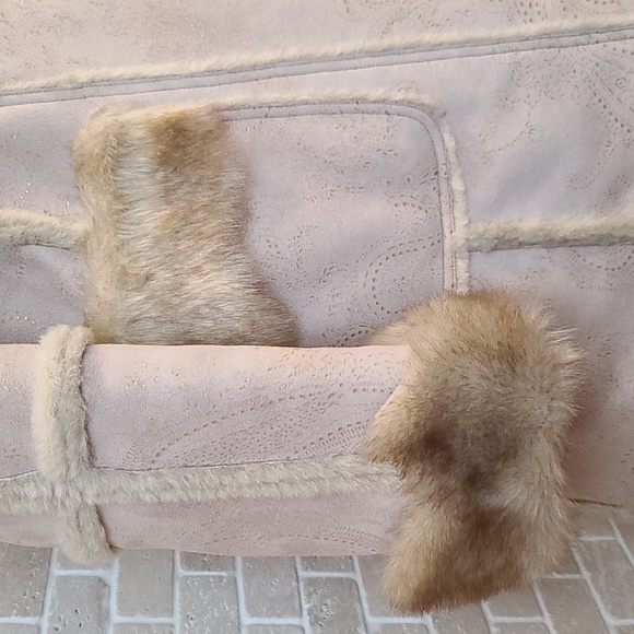 Jones New York Women's Faux Shearling Hooded Wrap Coat (Sz M/P) - Picture 6 of 12